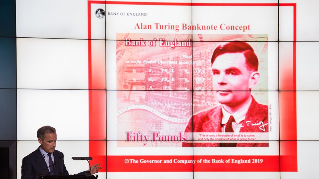 Mark Carney, le gouverneur de la Banque d'Angleterre, dévoile, lundi 15 juillet, le projet de design du futur billet de 50 livres à l'effigie du père de l'informatique, Alan Turing, qui fut condamné pour homosexualité avant d'être réhabilité à titre posthume.