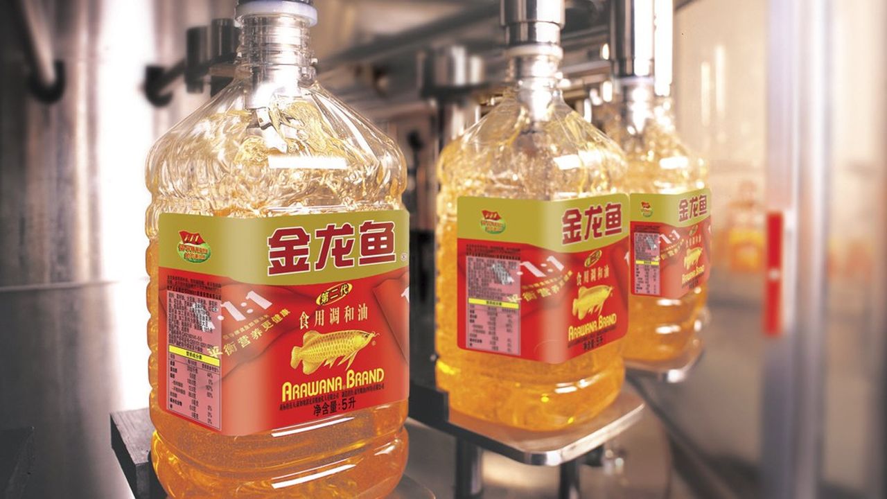 Ligne de production des huiles Arawana, une des marques à succès de la filiale chinoise que Wilmar veut introduire à la Bourse de Shenzhen.
