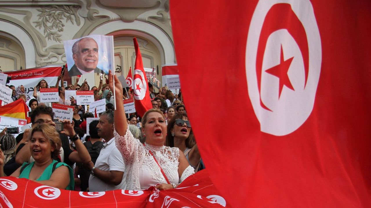 Les femmes tunisiennes ont beaucoup obtenu de Beji Caïd Essebsi qui se réclamait comme héritier de  Habib Bourguiba , le père de la Nation.