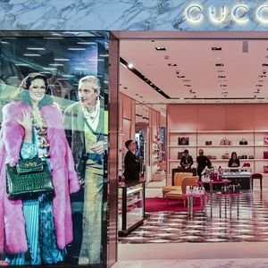 La marque italienne Gucci continue d'alimenter la croissance de Kering, le groupe de la famille Pinault recentré sur le luxe.