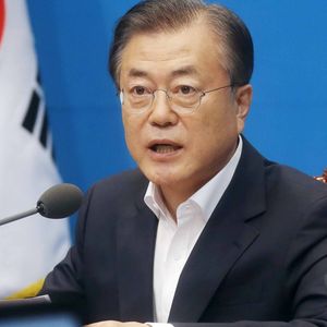 Lors d'une retransmission télévisée de son discours, le président sud-coréen Moon Jae-in est apparu ulcéré par la décision japonaise. 