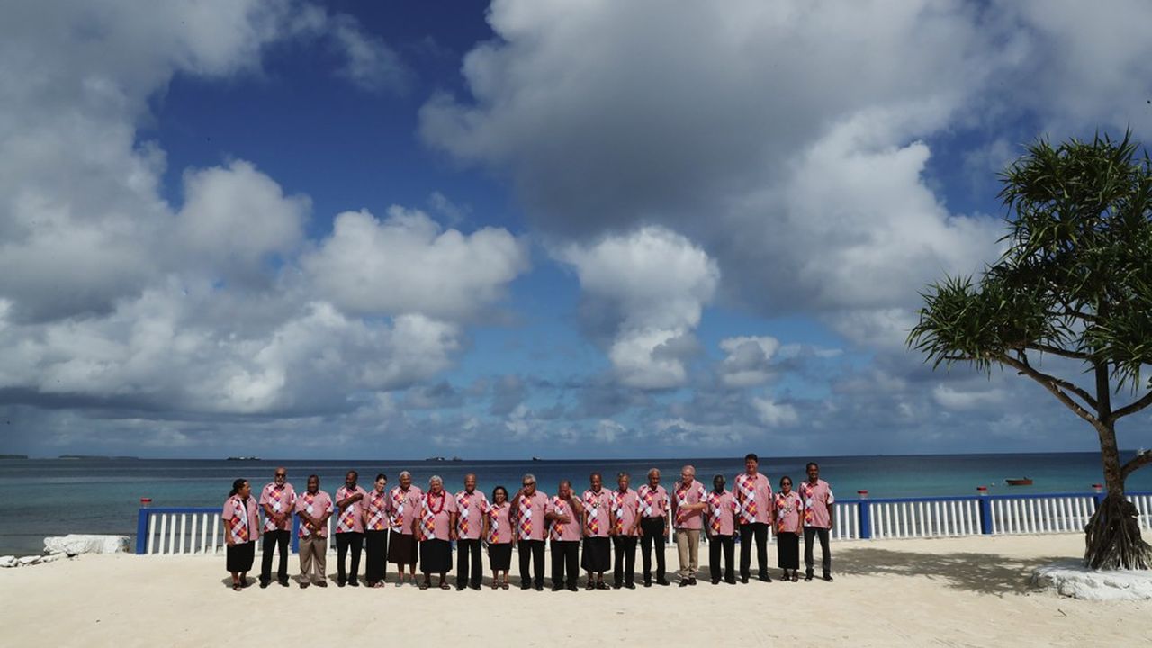 Lors du forum des îles du Pacifique, le Premier ministre australien Scott Morrison (cinquième sur la droite) a fait échec à tout engagement contraignant pour lutter contre le changement climatique