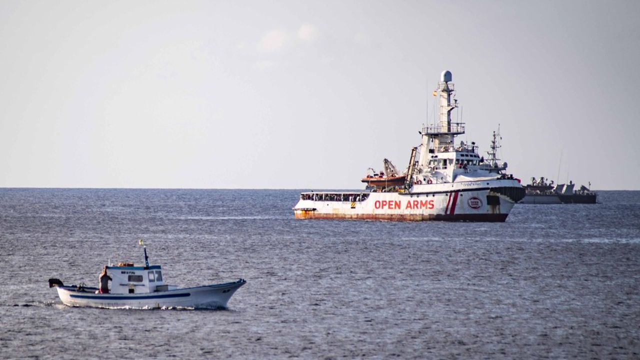 L'interminable attente en mer a provoqué des gestes désespérés de la part des migrants entassés à bord du navire espagnol