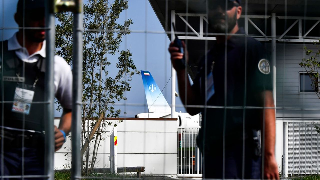L'avion avec à son bord le ministre iranien des Affaires étrangères, a atterri sur le tarmac de l'aéroport de Biarritz en début d'après-midi.