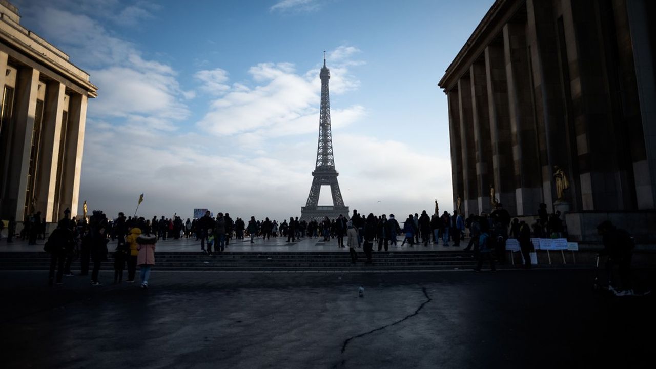 Le rejet du surtourisme à Paris multiplie les signaux faibles.