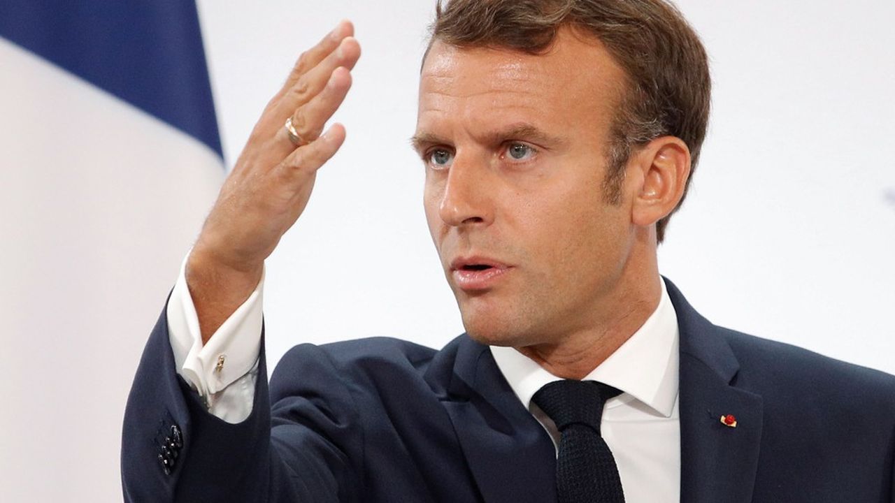 Emmanuel Macron et ses proches ont peu goûté les variations des prévisions du COR.