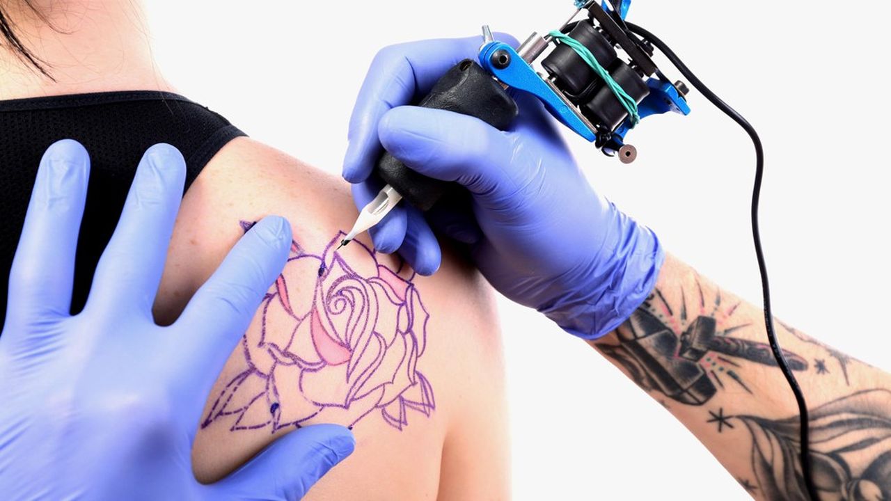 Alors que les pigments de l'encre sont régulièrement mis en cause, c'est la première fois qu'une étude établit un lien potentiel entre aiguille et allergie au tatouage.