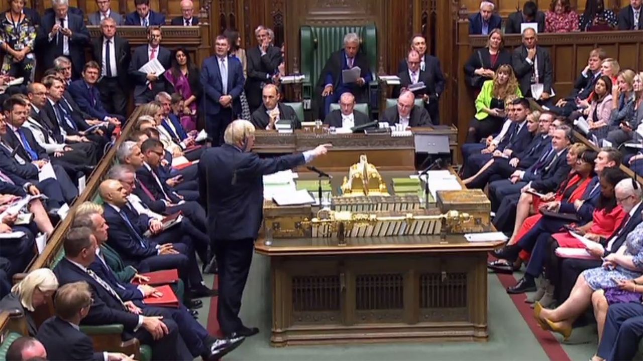 « Il n'y aura pas de délai inutile supplémentaire », a scandé Boris Johnson en appuyant lentement sur chaque syllabe, mardi, dans une allocution à la Chambre des communes.