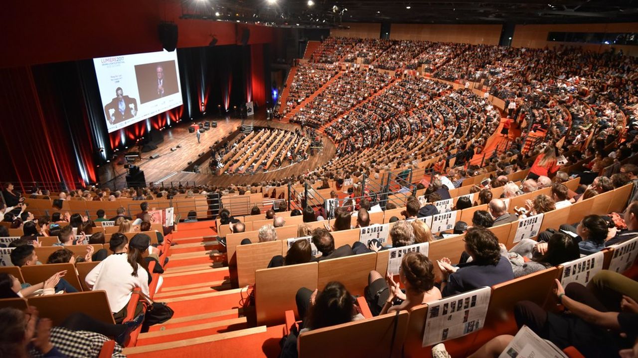 Le prix Lumière est attribué chaque année au Centre de congrès de Lyon, à l'Amphithéâtre, exploité par GL Events.
