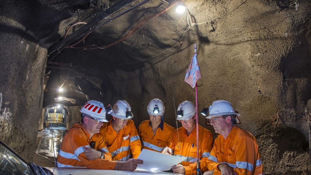 L'assèchement d'Argyle est symptomatique de la situation du secteur du diamant : de nombreuses mines, creusées depuis longtemps, s'essoufflent.
