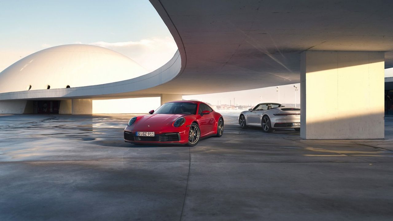 La huitième génération de la Porsche 911, baptisée « 992 », a été lancée fin 2018 et s'affiche comme le modèle le plus rentable de l'industrie automobile.