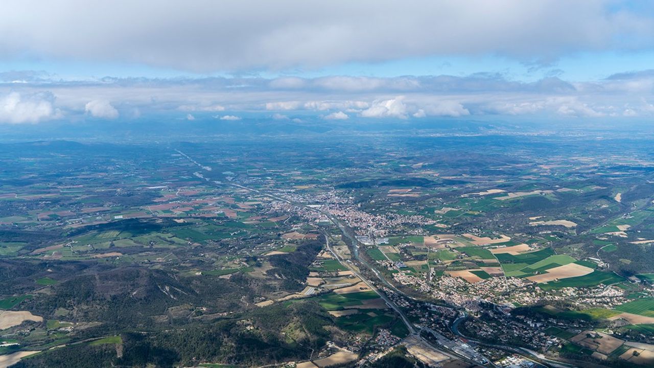 La Biovallée se situe entre Die et Valence, le long de la Drôme.