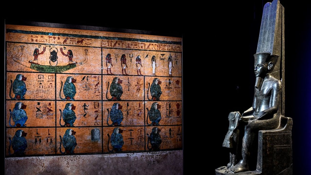 L'exposition « Toutankhamon, le Trésor du Pharaon » présentait 150 objets trouvés en 1922 dans la tombe du jeune pharaon, dont 60 sortaient pour la première fois d'Egypte.