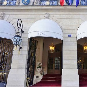 Le Ritz fait partie des prestigieux hôtels parisiens à avoir entrepris, ces dernières années, une rénovation en profondeur. Il avait rouvert ses portes en 2016 après près de quatre ans de travaux.