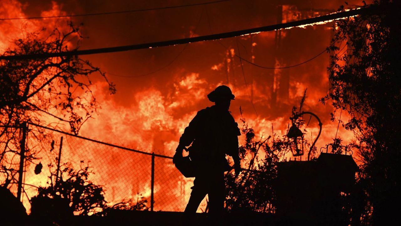 En novembre 2018, Camp Fire a ravagé le nord de la Californie et poussé la compagnie PG&E, visée par des plaintes, à se placer sous protection du régime des faillites. Une bataille judiciaire est engagée, faisant intervenir des financiers comme Elliott, Pimco et Baupost. (Photo by Robyn Beck / AFP)