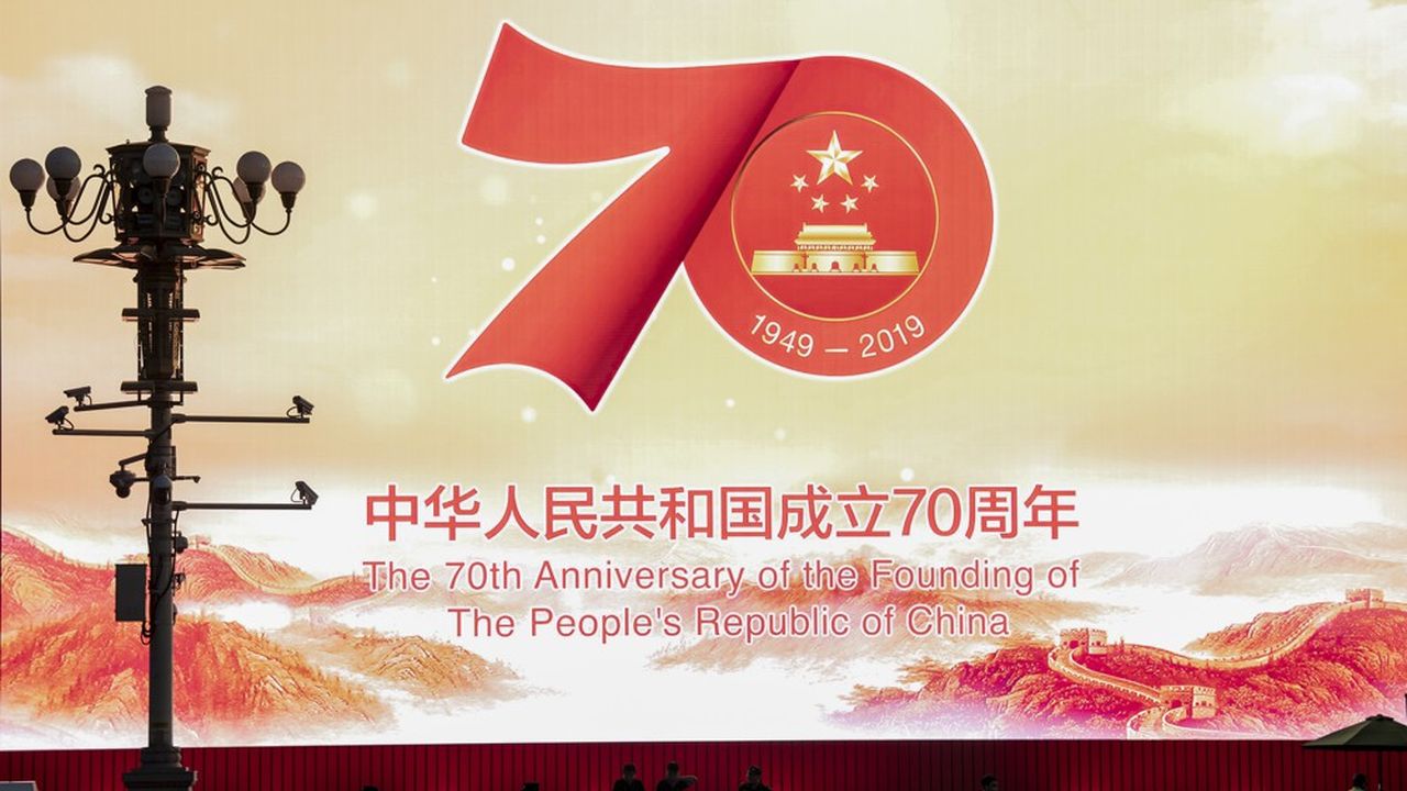 Depuis des mois, le régime prépare cet anniversaire destiné à exalter son leader Xi Jinping et vanter, auprès de 1,4 milliard de Chinois et du reste du monde, les réalisations du « socialisme à la chinoise »