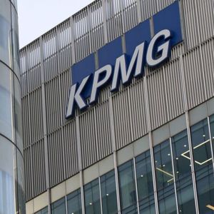L'encadrement intermédiaire et les salariés de KPMG UK en charge de l'administratif vont devoir restituer leur téléphone portable maison