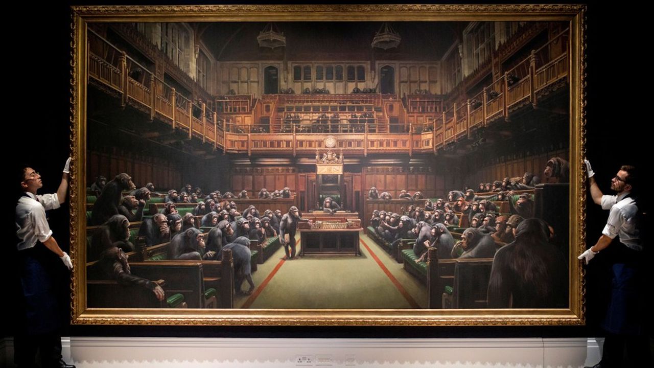 Cette peinture de Banksy, intitulée « Devolved Parliament », a été adjugée 9,9 millions de livres (11,1 millions d'euros) après 13 minutes « d'enchères disputées » où « dix collectionneurs » ont fait s'envoler le prix, a indiqué Sotheby's. L'identité de l'acquéreur n'a pas été divulguée