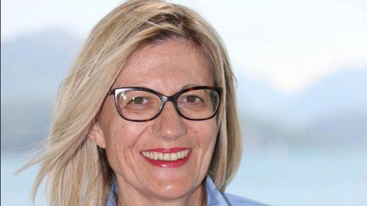 Agée de 53 ans, Frédérique Lardet est députée de Haute-Savoie.