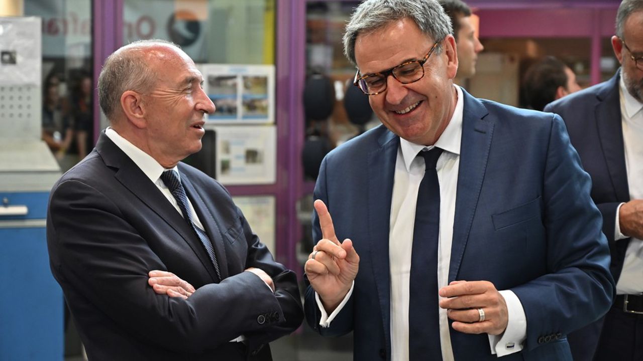 Ce sera l'ancien ministre de l'Intérieur, Gérard Collomb (à droite), qui briguera sous ses couleurs en mars prochain la présidence de la Métropole de Lyon, et non l'actuel titulaire du poste, David Kimelfeld (à gauche).