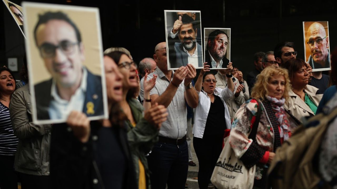 La Cour suprême espagnole a rendu lundi son verdict contre les douze dirigeants indépendantistes catalans qui étaient jugés pour leur participation à la tentative de sécession de la Catalogne en 2017.