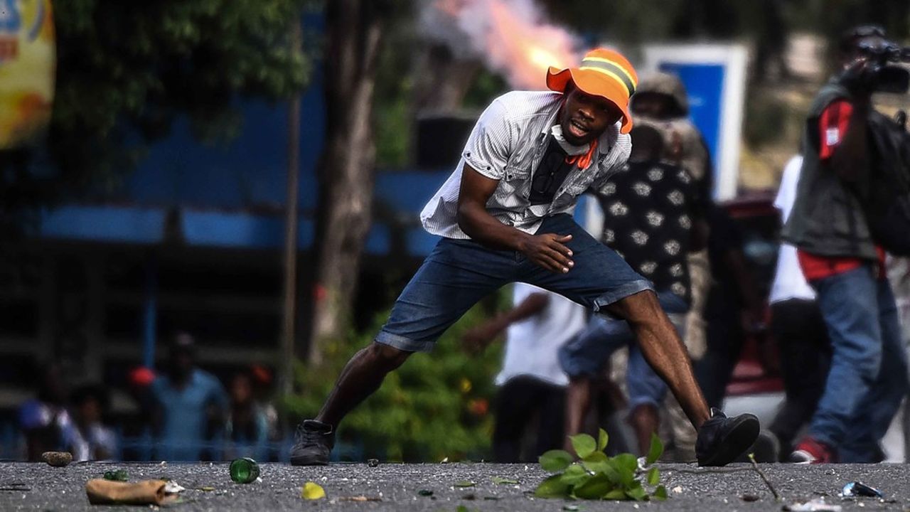 Depuis plusieurs mois, Haïti est traversé par des manifestations populaires contre le pouvoir politique et pour dénoncer la grave crise économique qui secoue le petit Etat.