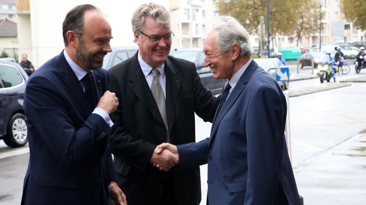 Edouard Philippe à son arrivée à Lons-Le-Saunier avec Jean-Paul Delevoye et Jacques Pelissard, le maire de la ville.