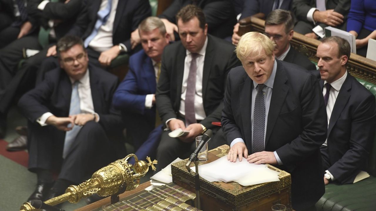 « Je ne suis pas consterné », a dit Boris Johnson samedi aux députés, avant d'opérer un repli tactique pour mieux revenir à la charge cette semaine.