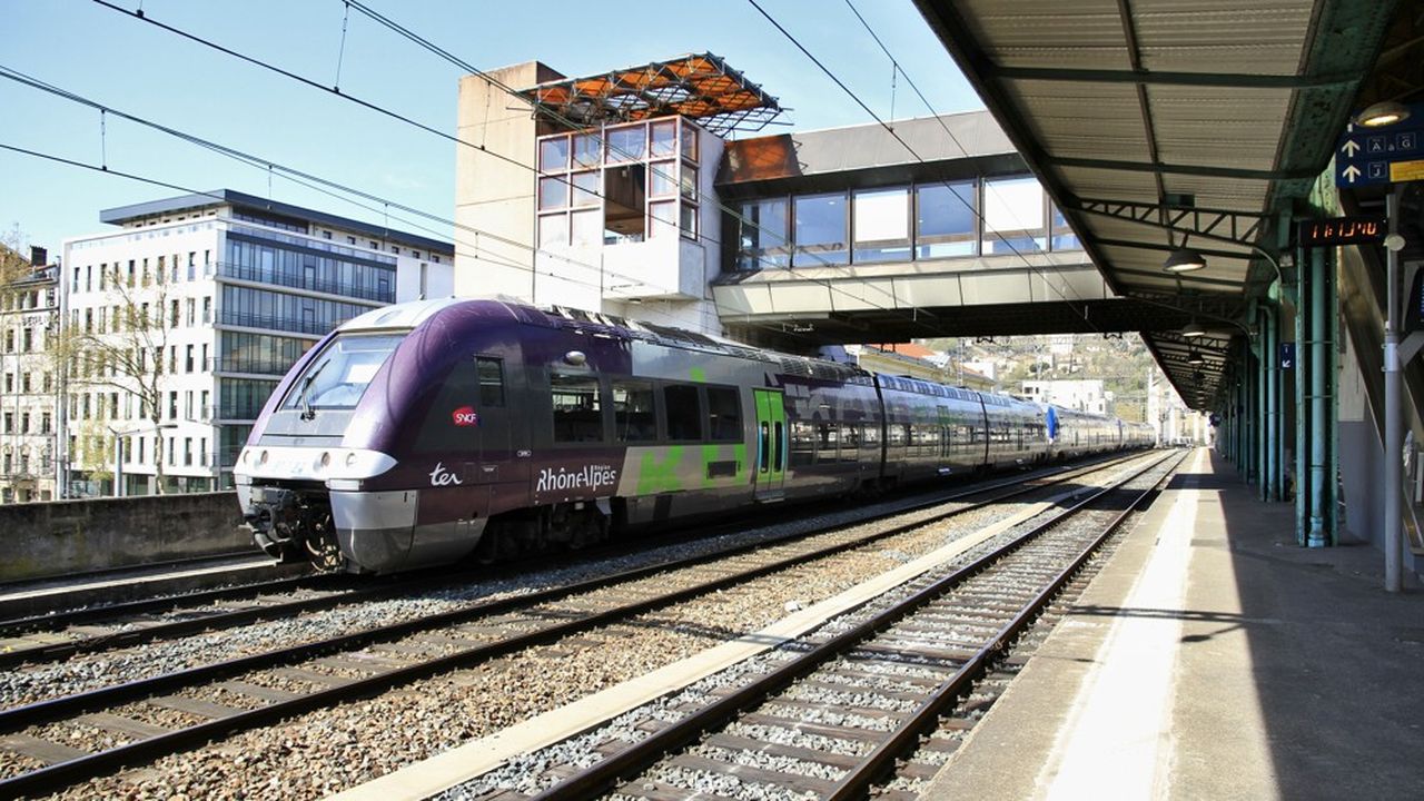ACC vient de livrer 16 rames rénovées de trains TER, un marché gagné avec Bombardier.