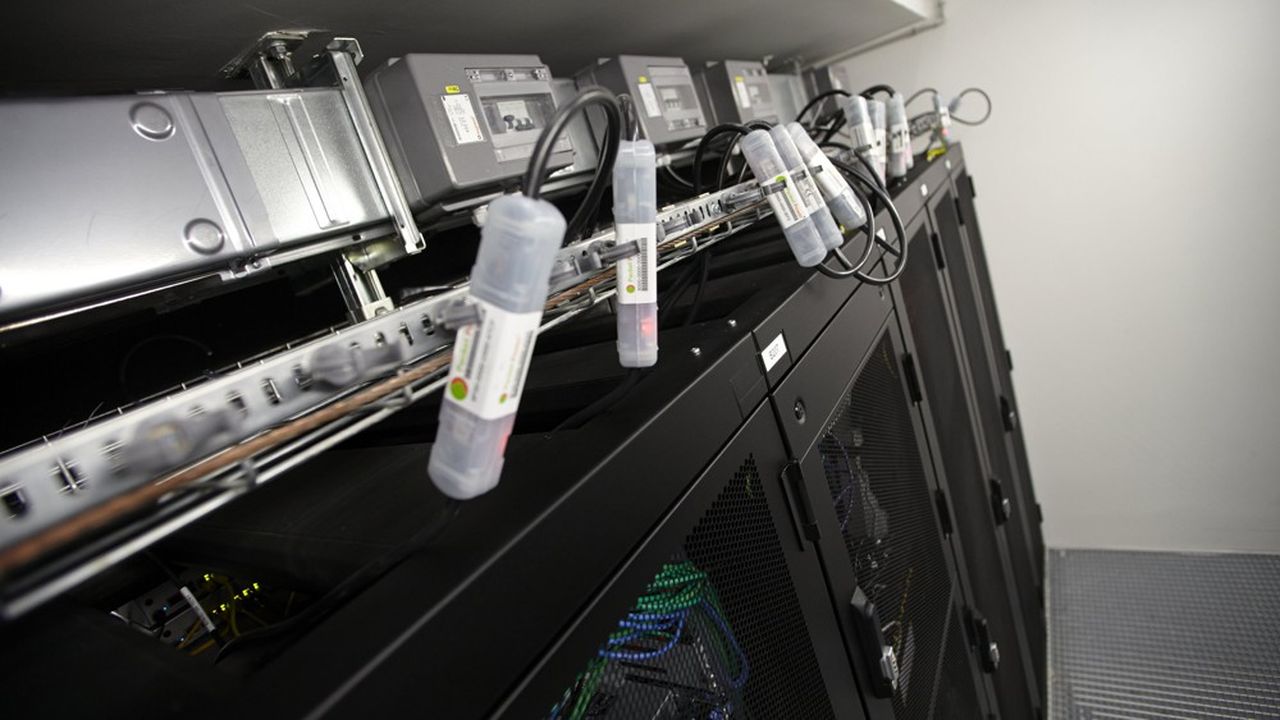 Un système de refroidissement à l'air naturel (« free cooling ») dans un data center de Céleste, opérateur télécoms de fibre optique dédié aux entreprises.