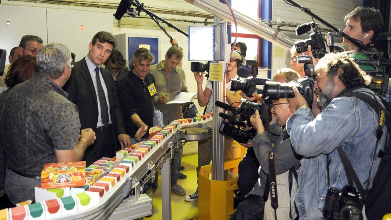 Arnaud Montebourg visite l'usine Fralib de Gemenos le 29 septembre 2011. 