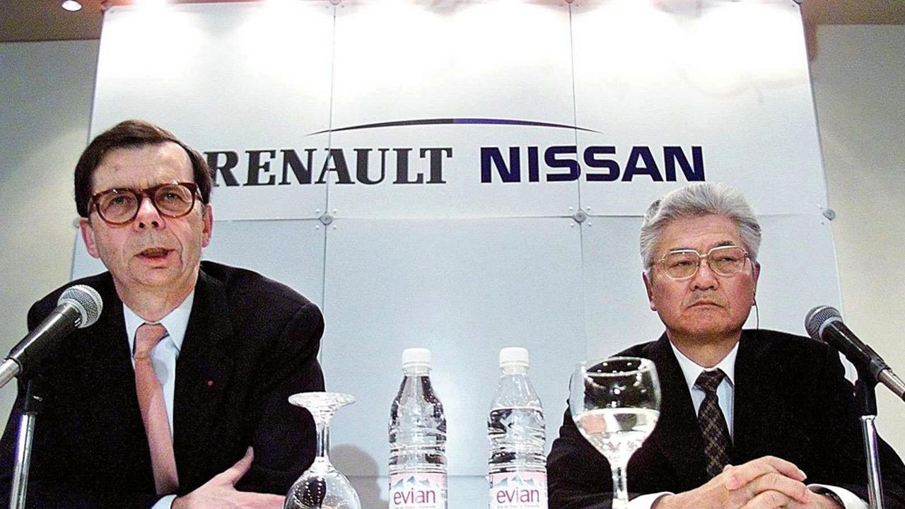 En 1999, le français Renault fait coup double en acquérant 36,8 % du capital du japonais Nissan au bord de la faillite, puis en mettant la main sur la marque roumaine Dacia
