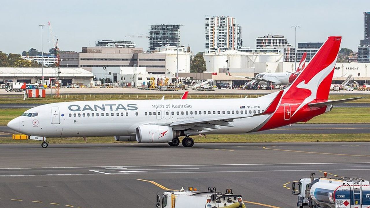 La compagnie australienne Qantas a immobilisé un de ses 737 NG et inspecte 32 autres appareils