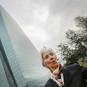 Christine Lagarde, nouvelle présidente de la BCE, devant le siège de l'instition à Frankfort.