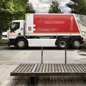Renault Trucks a déjà testé différents véhicules électriques expérimentaux de 12 à 16 tonnes en zones urbaine et périurbaine.