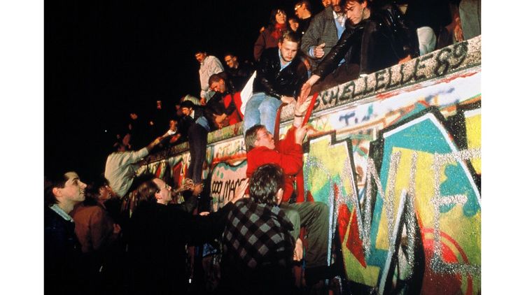 9 novembre : les Berlinois s'emparent du mur 