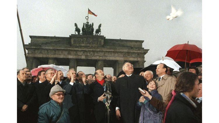 22 décembre : Helmut Kohl et Hans Modrow ensemble à Berlin 