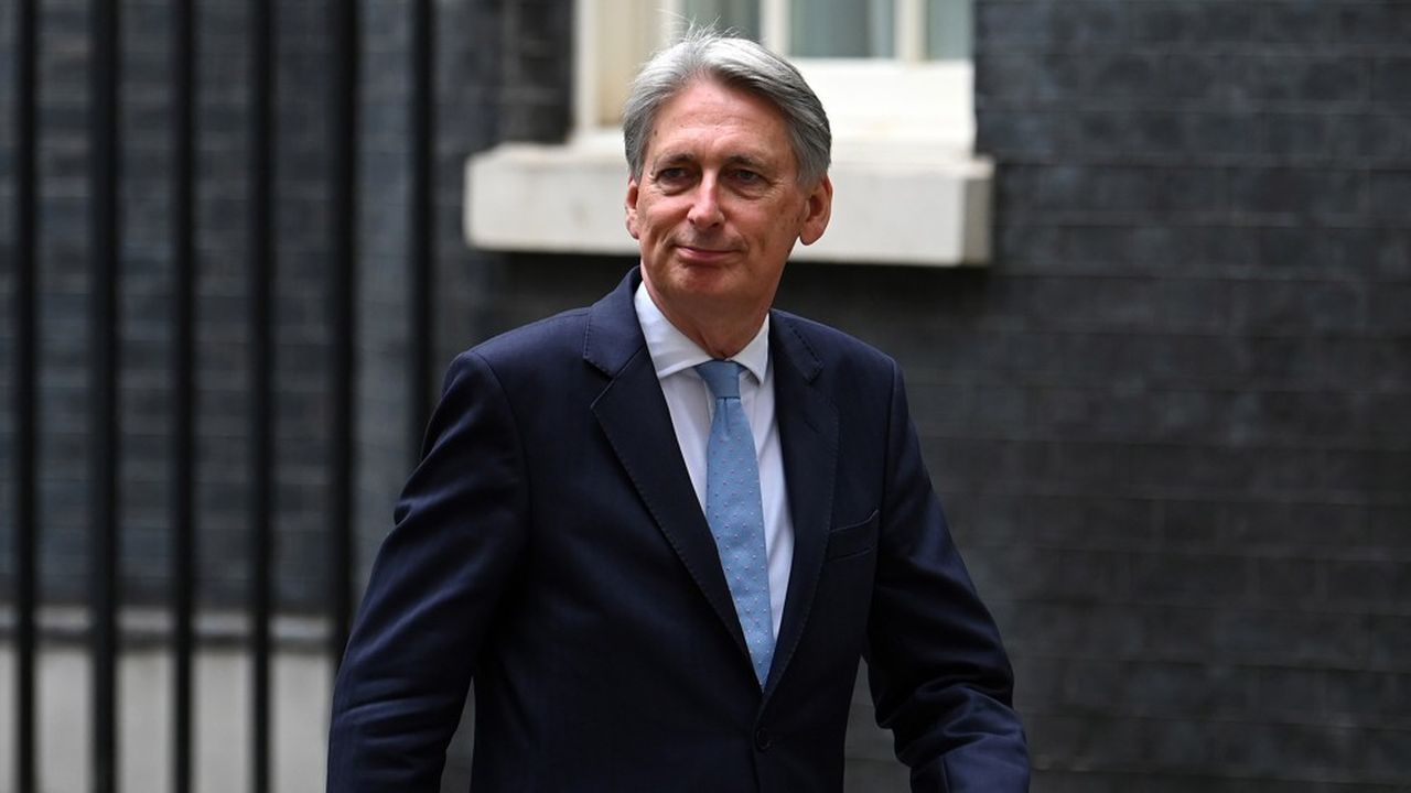 Après 45 ans au parti conservateur dont 22 comme député et 9 au gouvernement, l'ex-ministre des Finances Philip Hammond vient d'annoncer qu'il quittait la politique.