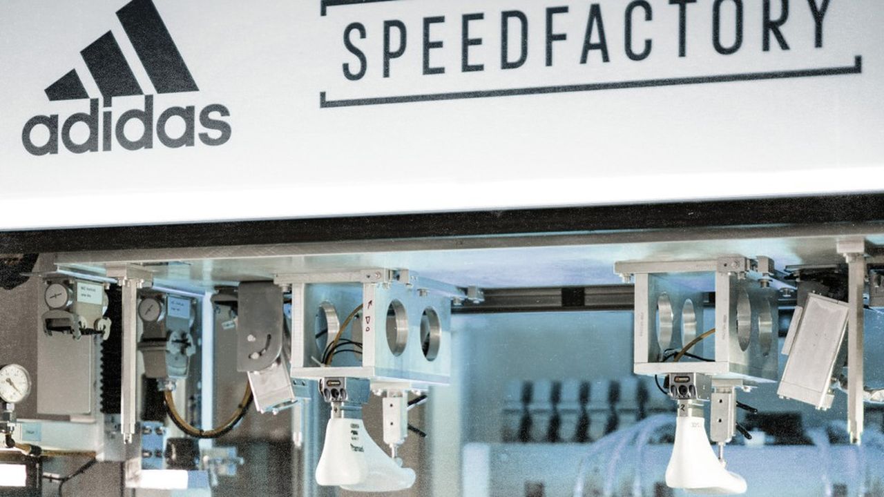 Largement automatisées, les deux Speedfactories d'Adidas devaient produire chacune 500.000 paires de sneakers par an à plein régime.