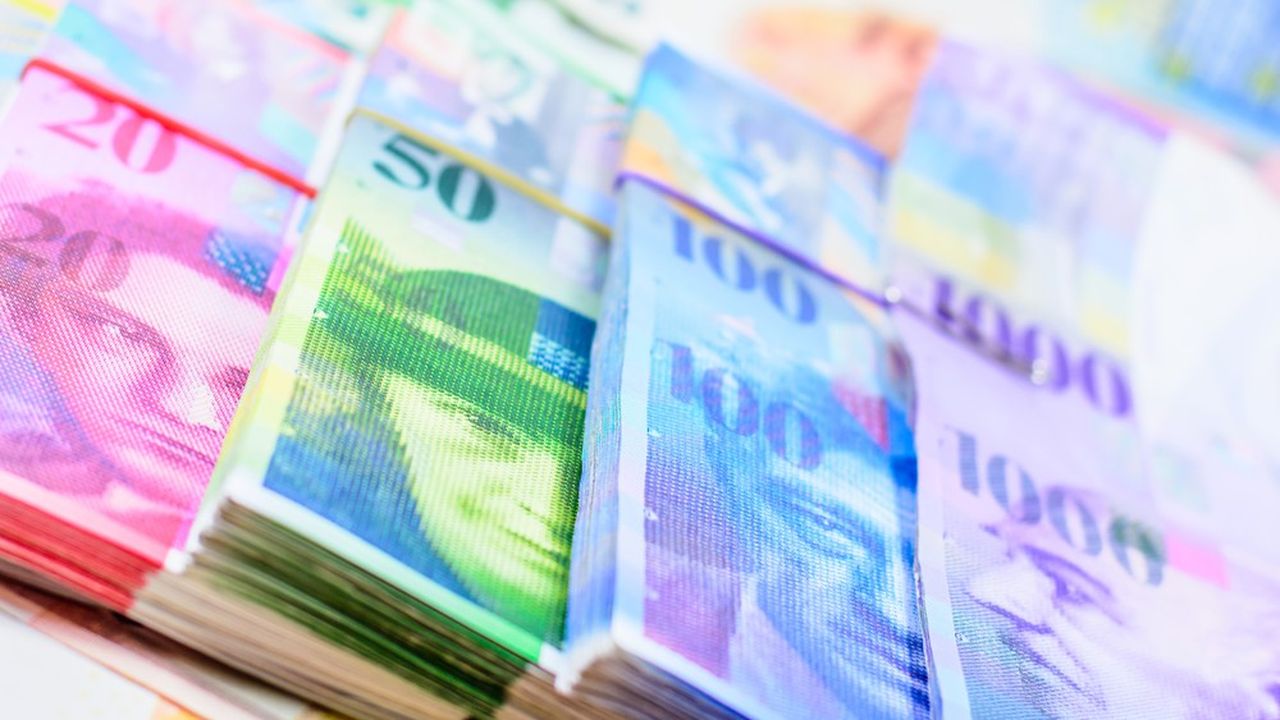 Touchés par la chute de l'euro face au franc suisse, certains emprunteurs d'Helvet Immo ont estimé n'avoir pas été suffisamment informés du risque de change par BNP Paribas Personal Finance.
