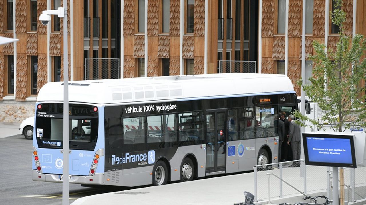 Ile de France mobilités renforce sa flotte de bus.