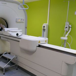 Le CHRU de Nancy dispose d'une forte expertise en scintigraphie et tomographie à émission de positons (PET), les deux modalités utilisées visualiser les radioéléments injectés aux patients et d'un plateau technique composé de machines de dernière génération.