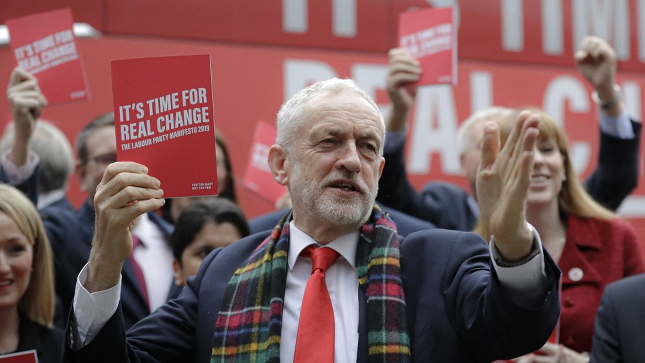 Jeremy Corbyn, le leader de l'opposition travailliste, à son arrivée ce jeudi à l'Université de Birmingham.