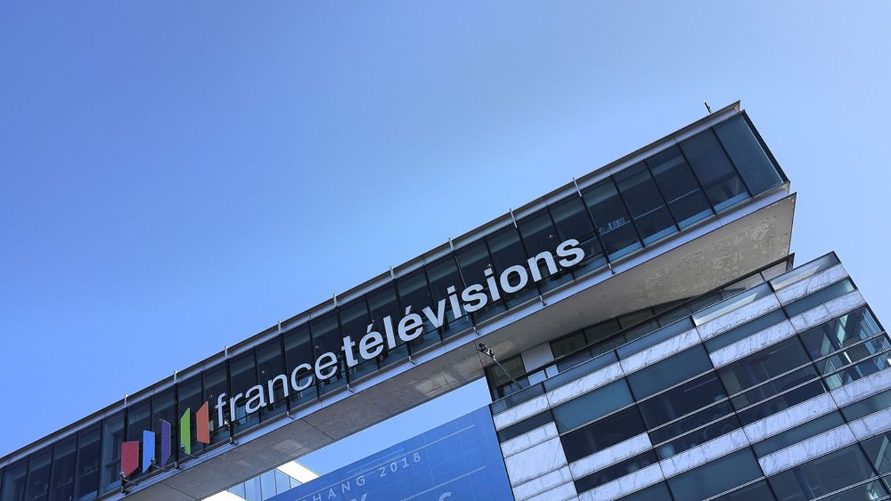 L'audiovisuel public français compte une dizaine de chaînes et presque autant de radios, avec un budget de plus de 3,8 milliards d'euros.