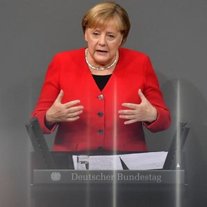 « L'un des plus grands dangers que je vois […] est que chacun en Europe possède sa propre politique sur la Chine, et qu'au bout du compte, nous envoyons des signaux complètement différents », a précisé la chancelière allemande devant le Bundestag mercredi.