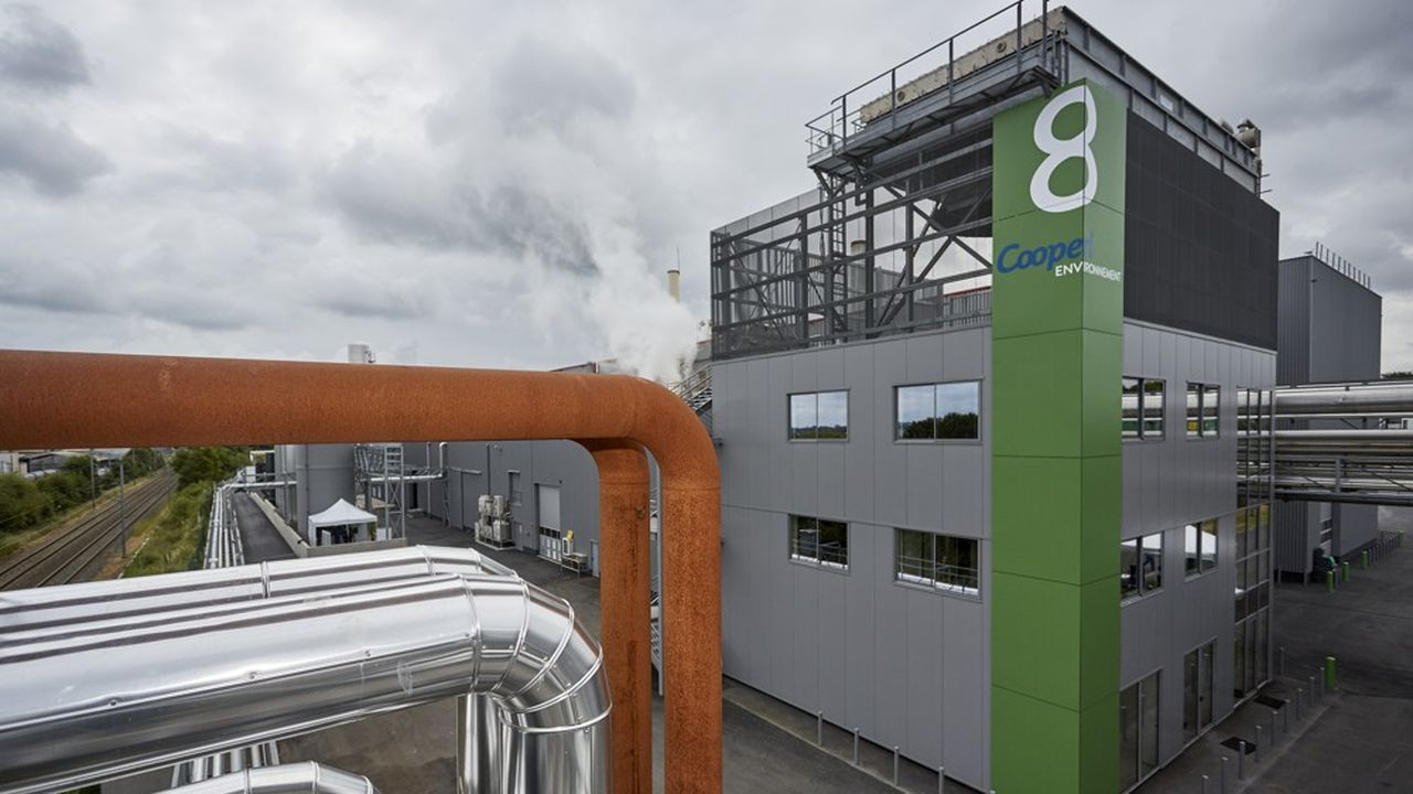 La coopérative d'élevage porcin Cooperl a inauguré en juin 2019 à Lamballe (Côtes-d'Armor) le plus grand methaniseur sans epandage d'Europe qui produit de l'eau chaude, du biogaz et du biocarburant.