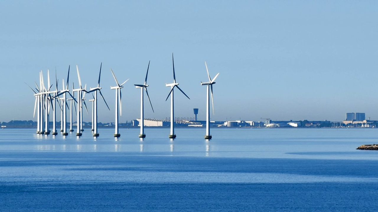 Des éoliennes en mer au large de Copenhague. Un rapport de WindEurope envisage d'installer 380 gigawatts de capacité éolienne dans les mers du Nord de l'Europe d'ici à 2050.