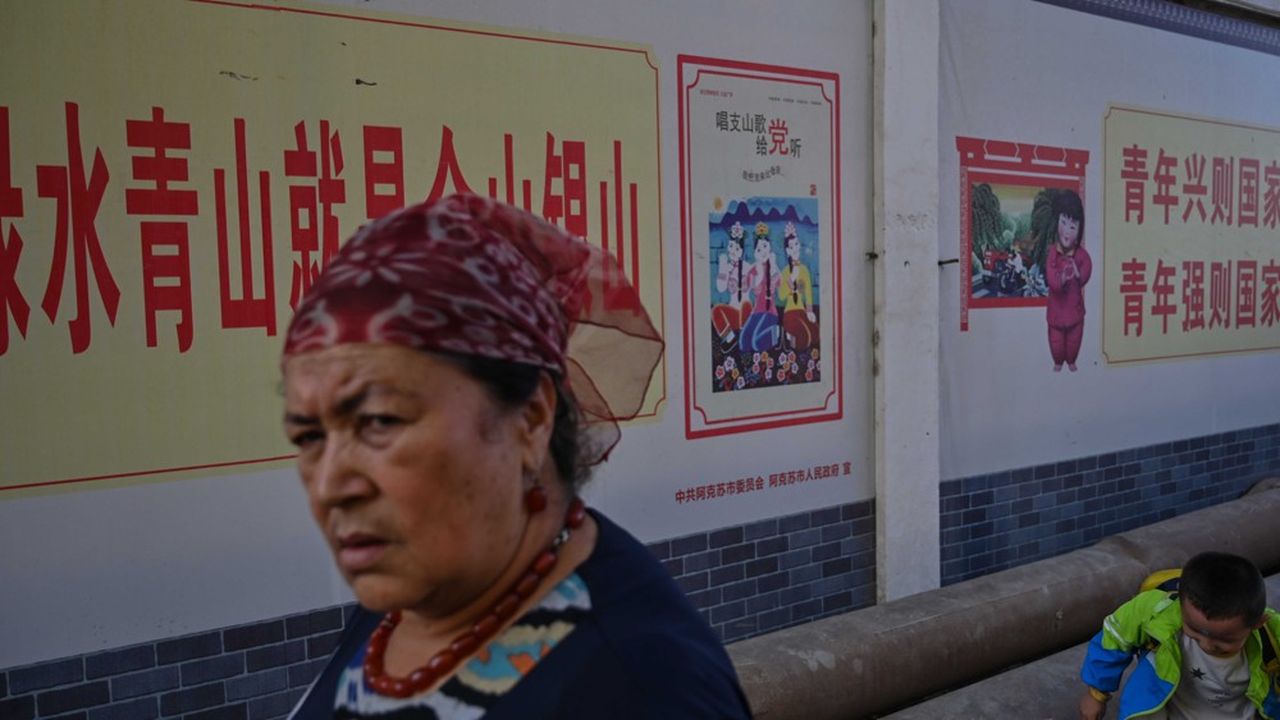 Les 25 millions de Ouïgours restent turcophones, le Xinjiang bénéficiant d'un statut de Région autonome spéciale.