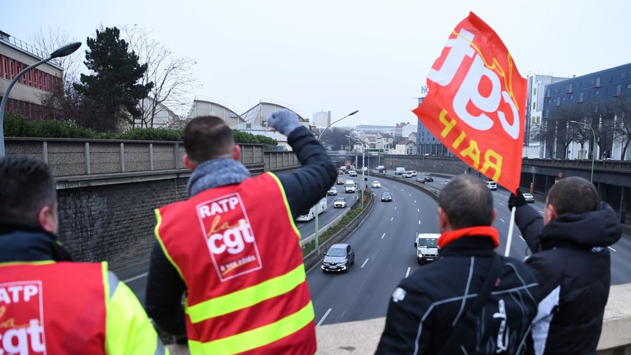 Très clairement, face à un appel à la grève annoncé comme très suivi, de nombreux Franciliens avaient anticipé les difficultés. (Photo by ERIC FEFERBERG/AFP)