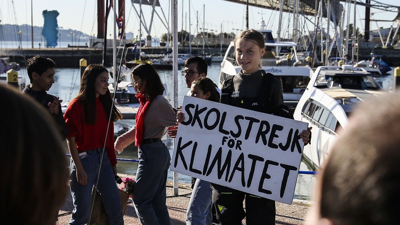L'activiste suédoise Greta Thunberg a rejoint Lisbonne en catamaran avant de rallier Madrid en train.